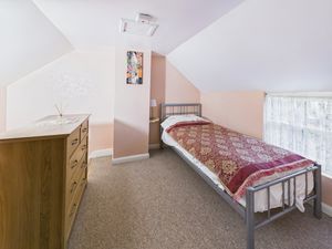 Bedroom- click for photo gallery